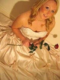 Cute and Curvy Brides 1086622 Image 2